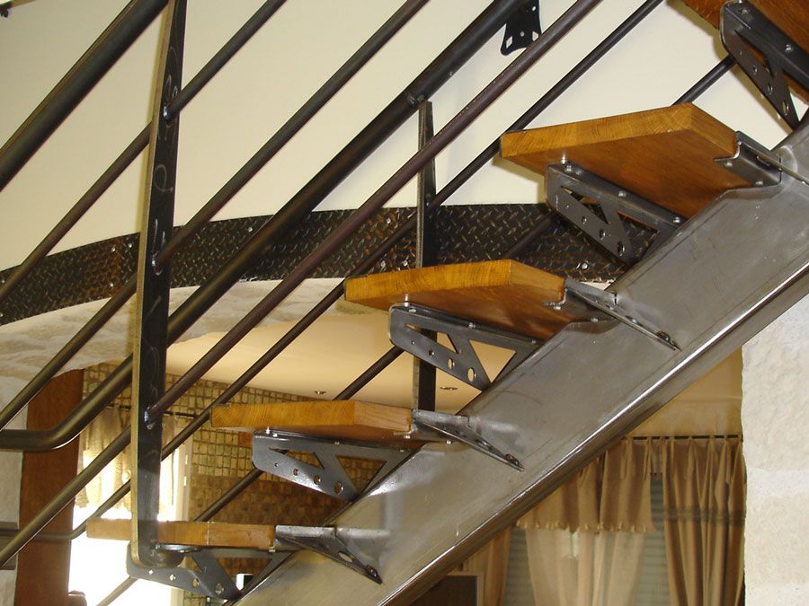 Escalier métal-bois